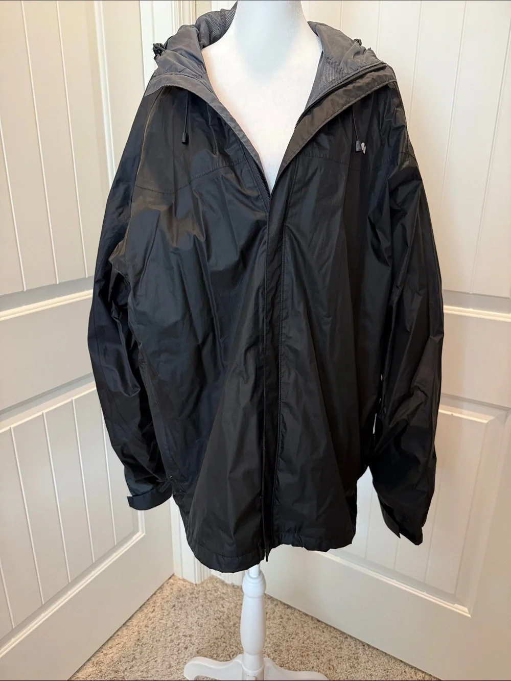 Koppen Black Hooded Rain Jacket